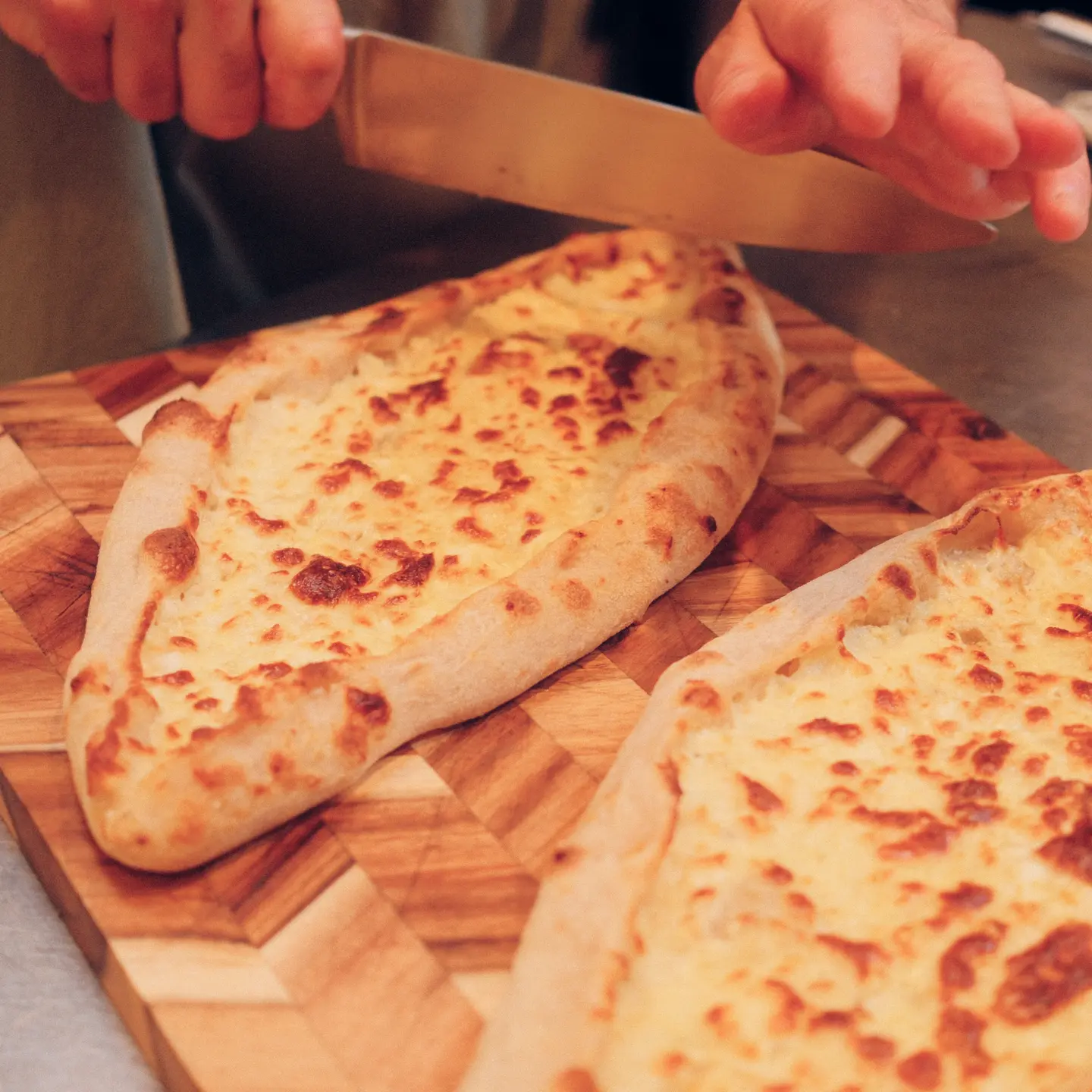 knife and pinsa